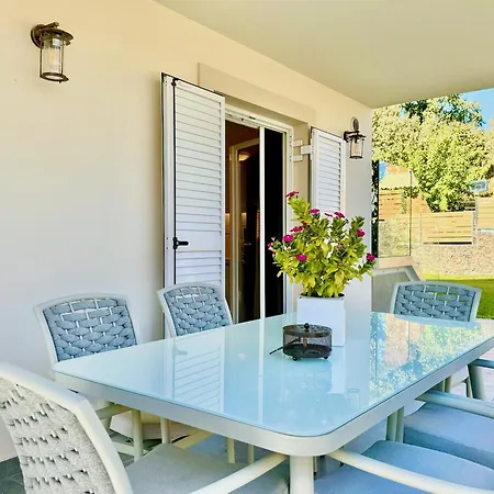 Miranda Corfu With Private Pool By Dadovillas Vilă